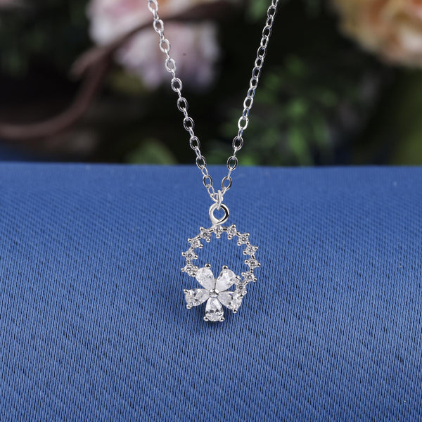 The Jenny Flower Silver Necklace